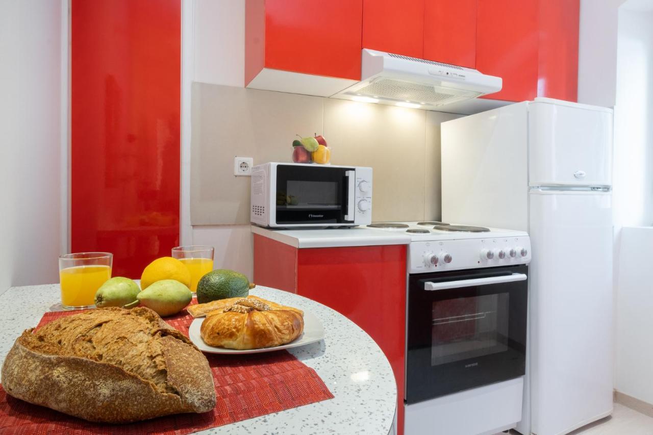Nadiona Suites Red & Cream コルフ島 エクステリア 写真