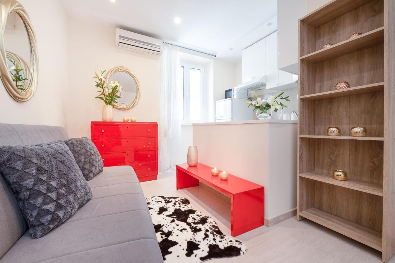 Nadiona Suites Red & Cream コルフ島 エクステリア 写真