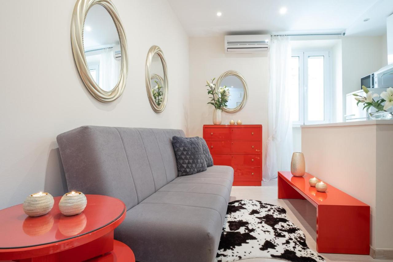 Nadiona Suites Red & Cream コルフ島 エクステリア 写真