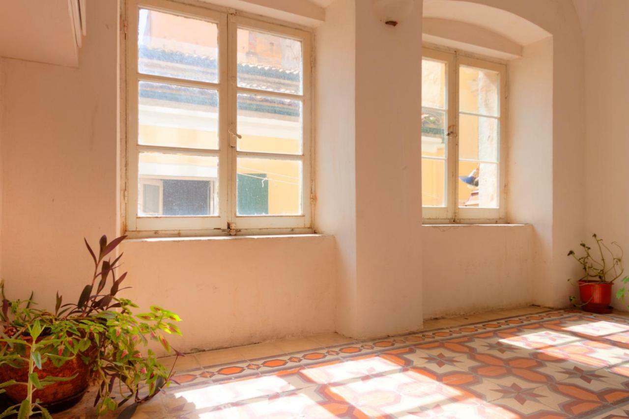 Nadiona Suites Red & Cream コルフ島 エクステリア 写真
